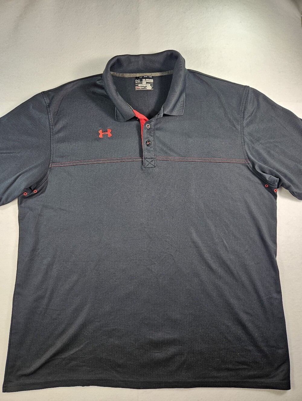 Under Armour Men’s Black Red Polo Shirt Size 2XL Loose Heatgear Sunmaid Raisin
